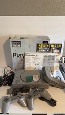 CONSOLA DE JUEGOS SONY PLAYSTATION DUAL SHOCK CON 4 puertos y tarjetas de memoria PROBADA/FUNCIONANDO segunda mano  Embacar hacia Mexico