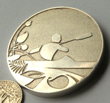 Medalha Olímpica 2015 dos 1º Jogos Europeus Baku, Azerbaijão, remo, canoa 60mm/dia, usado comprar usado  Enviando para Brazil