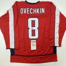 Maglia rossa autografata usato  Spedire a Italy