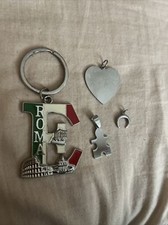 Portachiavi con lettera usato  Bari