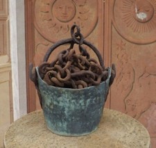 Introvabile antico secchio usato Introvabile antico secchio usato  Albissola Marina