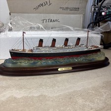 Estatueta modelo navio Danbury em perfeito estado "RMS Titanic" com espuma comprar usado  Enviando para Brazil