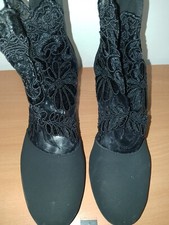 Vendo scarpe nere usato  Canino