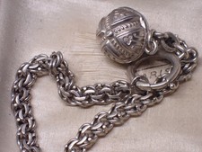 Beau bracelet breloque d'occasion  Chantelle