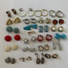 25 pairs earrings for sale  Saint George