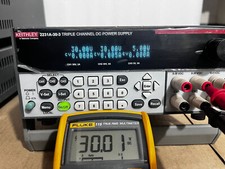 Fuente de alimentación de CC triple canal Keithley 2231A-30-3 segunda mano  Embacar hacia Mexico