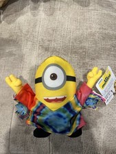 Despicable Me Tie Dye Hippie Stuart Minion brinquedo de pelúcia novo com etiquetas comprar usado  Enviando para Brazil