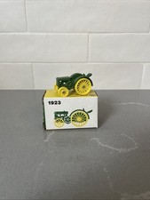 Trator miniatura vintage ERTL 1923 John Deere modelo D escala 1/64 nº 563 comprar usado  Enviando para Brazil