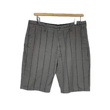 Usado, Bermuda masculina listrada desbotada Volcom tamanho 36 cinza frente plana skatista casual comprar usado  Enviando para Brazil
