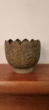 Vaso indiano antigo figura Repousse bronze pé divindades plantador decorativo comprar usado  Enviando para Brazil