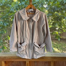 Quebra-vento feminino The Izzat New York bronzeado tamanho M comprar usado  Enviando para Brazil