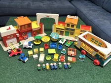 VTG Fisher Price Mali ludzie Zabawa Rodzina Wioska Kamper Główna ulica Przedszkole, używany na sprzedaż  Wysyłka do Poland