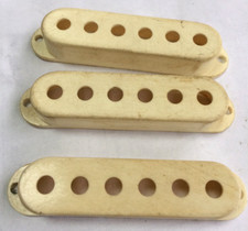 Relíquia usada vintage década de 1980 Fender Japão Stratocaster Pickup Covers ~31276 MIJ, usado comprar usado  Enviando para Brazil