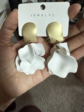 White flower earrings for sale  Gwynn Oak