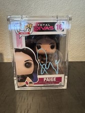 Paige 16 Total Divas Funko Pop assinado por Saraya com certificado de autenticidade comprar usado  Enviando para Brazil