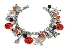 Halloween charm bracelet d'occasion  Expédié en Belgium