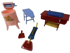 De colección Renwal & Irwin Casa de Muñecas Muebles Aspiradora Máquina de Coser Lavadora Tabla de Hierro + segunda mano  Embacar hacia Mexico