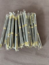 100 CANETAS ESFEROGRÁFICAS TIPO TORÇÃO CORPO COR PRATA COM CLIPE DOURADO TINTA PRETA RECARREGÁVEL comprar usado  Enviando para Brazil