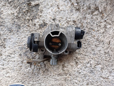 Corpo farfallato aprilia usato  Potenza