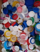 Tappi plastica varicolori usato  Pescara