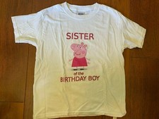 CAMISA FESTA MENINA IRMÃ DO ANIVERSÁRIO MENINO peppa porco irmão BRANCA PEQUENA 7/8, usado comprar usado  Enviando para Brazil
