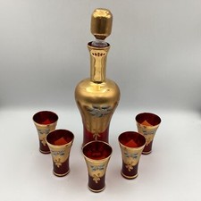 Antigo conjunto de decantadores e óculos Bohemia vermelho rubi com acabamento dourado (H2) NS#8641 comprar usado  Enviando para Brazil