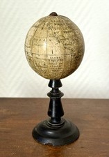 Globe terrestre miniature d'occasion  Créteil