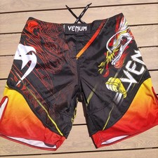 Venum combat short d'occasion  Magné