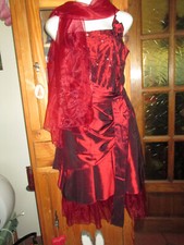 Robe bordeaux foulard d'occasion  Hommarting