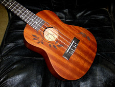 Kinise concert ukulele for sale Kinise concert ukulele for sale  East Canton