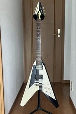 Guitarra elétrica Gibson USA Flying V Michael Schenker modificada preta branca, usado comprar usado Guitarra elétrica Gibson USA Flying V Michael Schenker modificada preta branca, usado comprar usado  Enviando para Brazil
