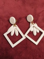 Hrclips modeschmuck weiß gebraucht kaufen Hrclips modeschmuck weiß gebraucht kaufen  Seeg