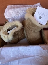 ugg mini 37 usato ugg mini 37 usato Italia