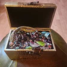 Usado, Caixa de joias cheia de colares - Pulseiras - Anel de vidro e miçangas - Confira comprar usado  Enviando para Brazil