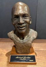 MICHAEL JORDAN - Bronze edição limitada busto 5 vezes MVP #157/2000 Chicago Bulls, usado comprar usado MICHAEL JORDAN - Bronze edição limitada busto 5 vezes MVP #157/2000 Chicago Bulls, usado comprar usado  Enviando para Brazil
