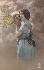 Easter woman elegant d'occasion  Expédié en Belgium