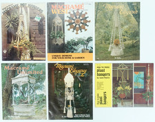 Lote de 6 revistas vintage de artesanato de tecelagem de macramê da década de 1970 sortidas comprar usado Lote de 6 revistas vintage de artesanato de tecelagem de macramê da década de 1970 sortidas comprar usado  Enviando para Brazil