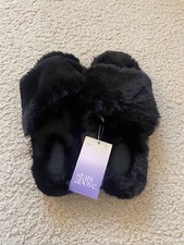 Women fuzzy slippers for sale  Irvine