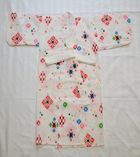 Usado, Quimono infantil japonês vintage com padrão geométrico colorido de diamante  comprar usado Usado, Quimono infantil japonês vintage com padrão geométrico colorido de diamante  comprar usado  Enviando para Brazil