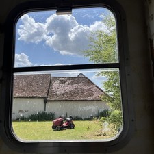 horsebox windows for sale horsebox windows for sale BUNTINGFORD