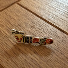 Disney dlp village d'occasion  Expédié en Belgium