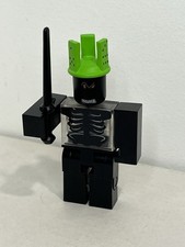 Boneco Roblox 1x1x1x1 Series 2 COMPLETO com Coroa Verde + Espada Preta (SEM CÓDIGO) comprar usado Boneco Roblox 1x1x1x1 Series 2 COMPLETO com Coroa Verde + Espada Preta (SEM CÓDIGO) comprar usado  Enviando para Brazil