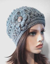 ganchillo hecho a mano mujer flor sombrero gorro puffs gris vendedor de EE. UU. segunda mano  Embacar hacia Mexico