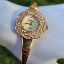 ARMITRON FEMININO AGORA Elegante Relógio de Strass Dourado Tn Rosto de Flor PRECISA DE BATERIA comprar usado  Enviando para Brazil