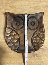 Arte de parede coruja olhos largos, madeira maciça escura esculpida com grão Urban Outfitters comprar usado  Enviando para Brazil