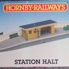 Hornby r.590 station for sale  LOUTH