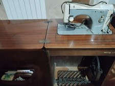Macchina cucire singer usato  Palo del Colle