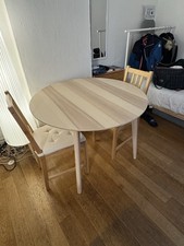 Table chaises salle d'occasion  Paris XVII