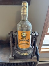 Vintage Antigo Grand Dad Galão de Uísque Garrafa Madeira Balanço Display Suporte Bar Pub, usado comprar usado  Enviando para Brazil