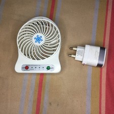Usado, Mini ventilador de refrigeração de mesa recarregável com ajuste de velocidade e adotante grátis comprar usado Usado, Mini ventilador de refrigeração de mesa recarregável com ajuste de velocidade e adotante grátis comprar usado  Enviando para Brazil